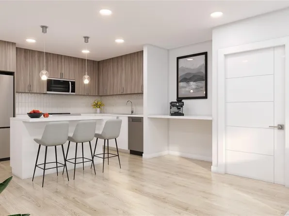 777 Station Ave #212, Langford, BC V9B 2S1