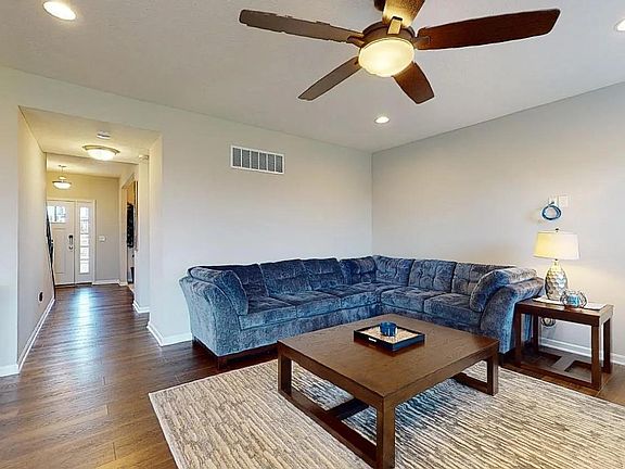 3rd image of 7152 Dudley View Dr