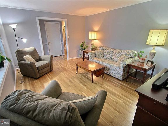 3rd image of 13312 Pepper Ct