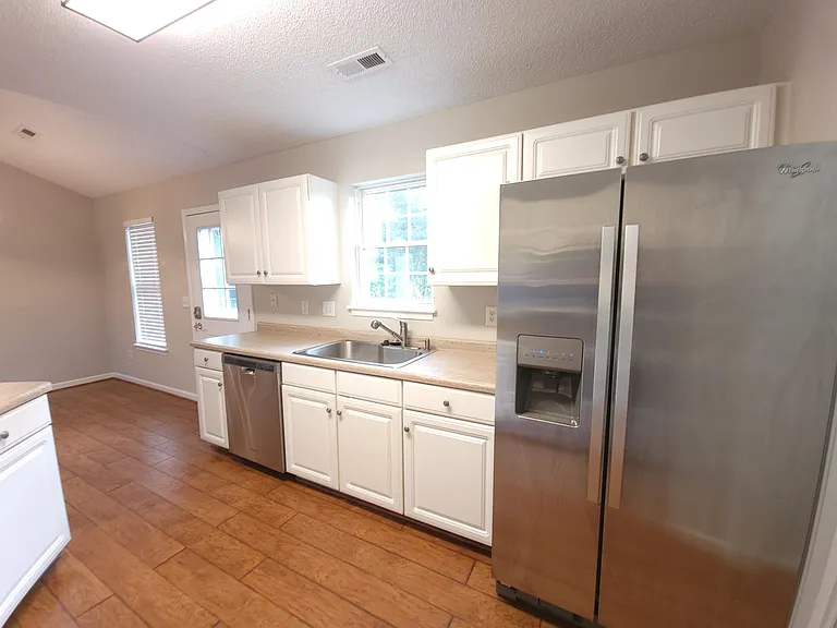 324 Weeping Willow Dr — Photo 7