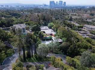 1022 Summit Dr, Beverly Hills, CA 90210