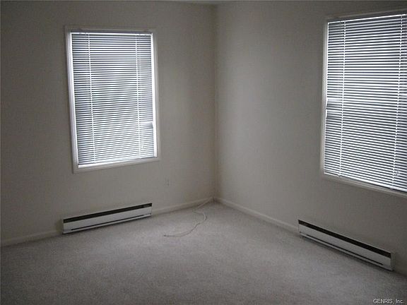 5th image of 22 Arrowhead Way N