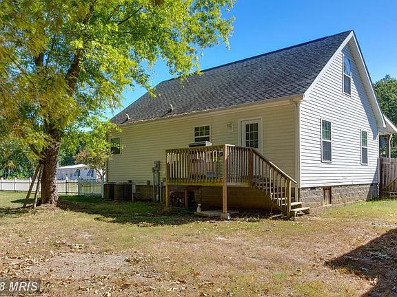 Exterior (Rear)