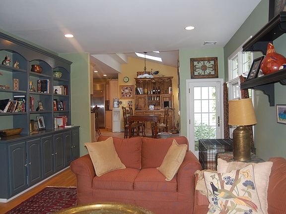5th image of 6 Balfour Ln