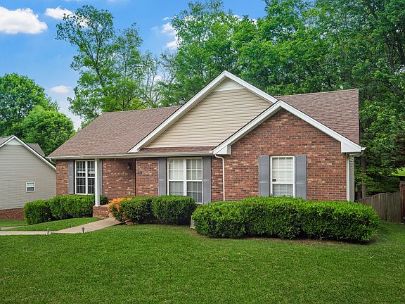 4th image of 1691 Barrywood Cir E