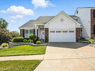 500 Hilltop Townes Dr, Eureka, MO
