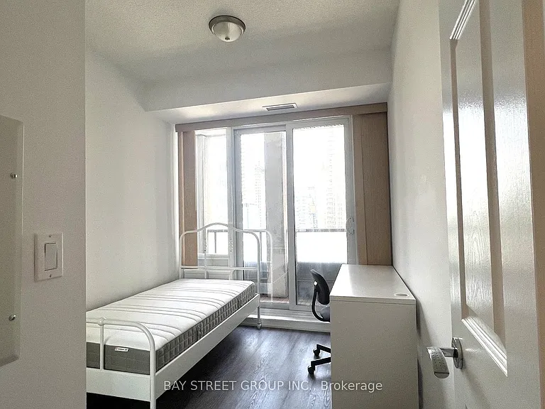 35 Balmuto St #2202 — Photo 7
