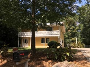 895 Lake Dr, Snellville, GA 30039