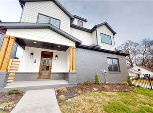 101 NW Ozark Way, Bentonville, AR 72712