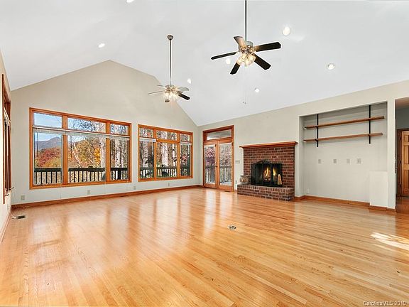 4th image of 207 Countryside Dr
