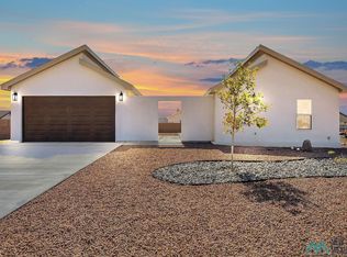 2 Elderberry Ct, Roswell, NM 88201