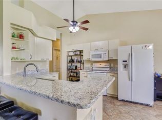939 Grove Dr, Naples, FL 34120