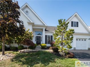 38 Country Club Dr, Monroe Township, NJ 08831