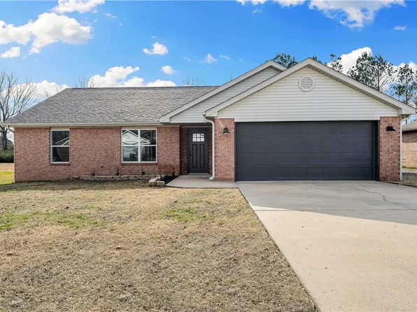 1502 W Laura St, Rogers, AR 72758