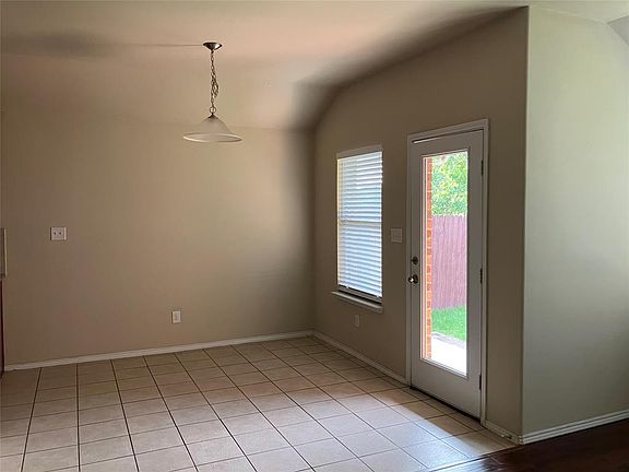 3rd image of 1445 Whitewater Dr