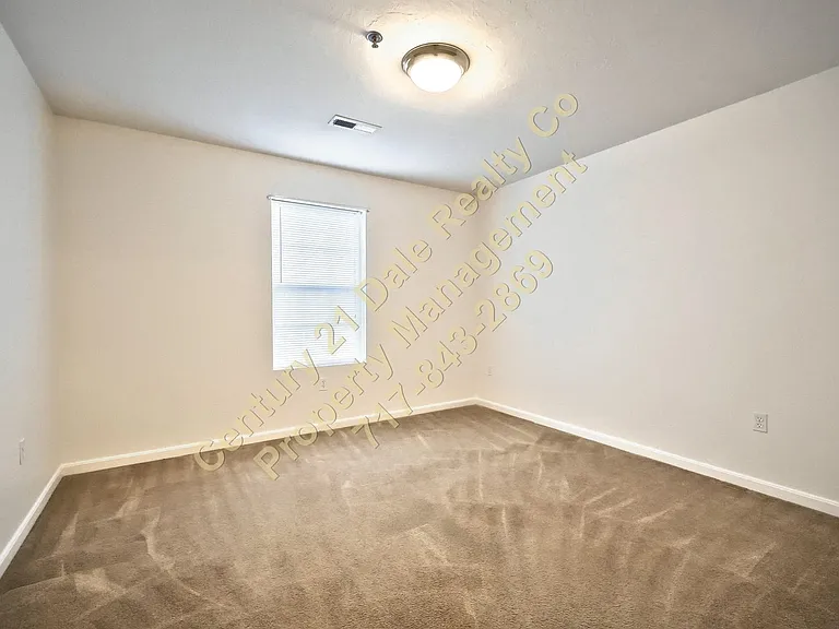 360 W Market St #B — Photo 11