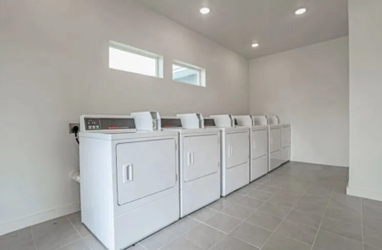 Sunland Country Apartments — Photo 6