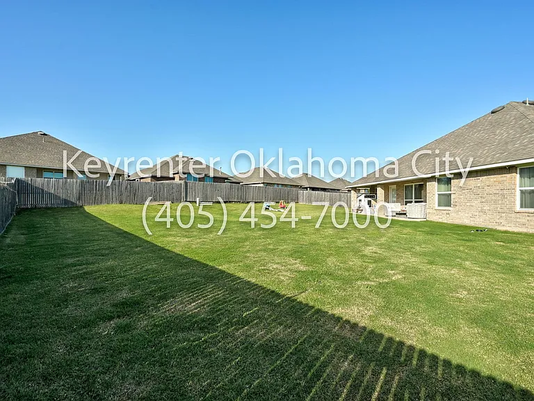 4200 NW 156th Ter — Photo 42