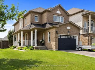 1340 Wadebridge Cres, Oshawa, ON L1K 3B2