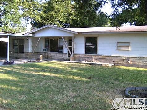 1st image of 335 Savannah Dr