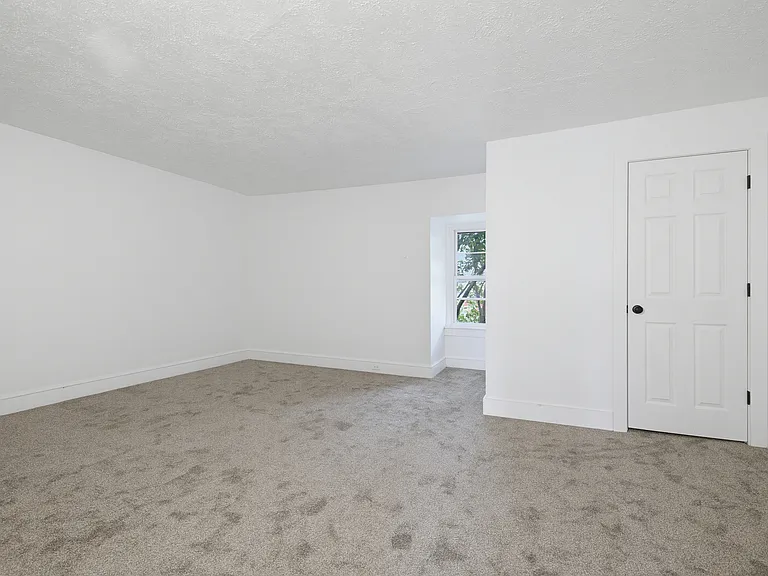 340 E Frederick St — Photo 25