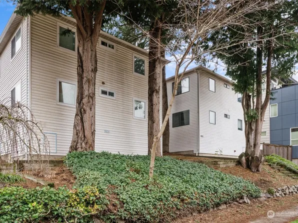 5925 Fauntleroy Way SW, Seattle, WA 98136