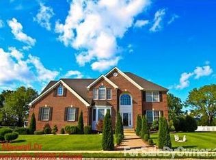 413 Maxwell Dr, Stewartsville, NJ 08886