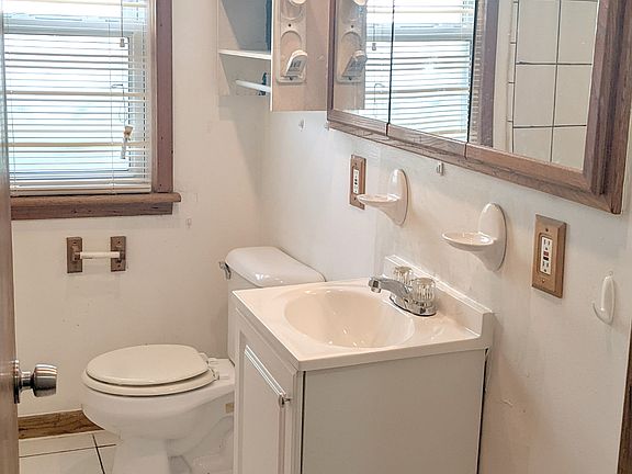 4 - Main Bath v1