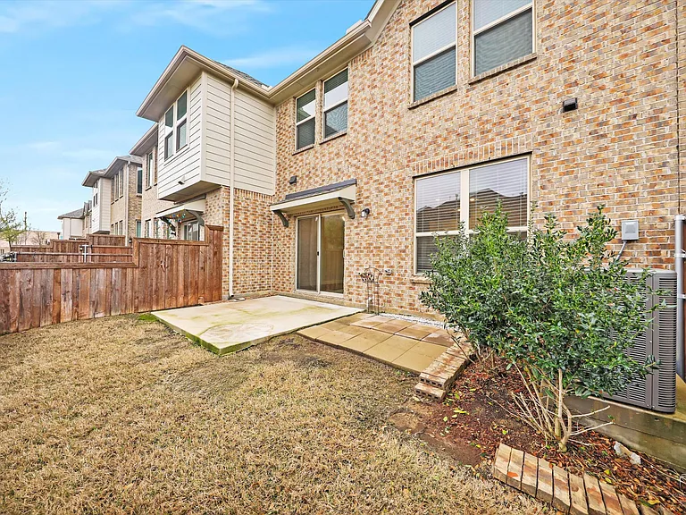 2729 Splendor Dr — Photo 28