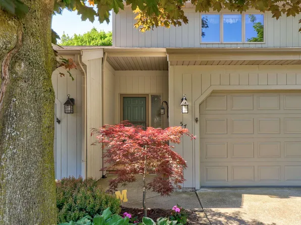 57 Pine Grove Dr, Frankenmuth, MI 48734