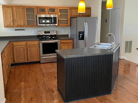4th image of 1036 Courtney Cir
