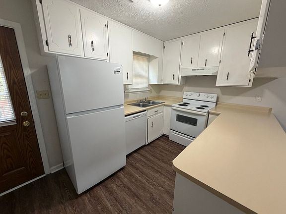 5th image of 110 Chalfont Dr #3