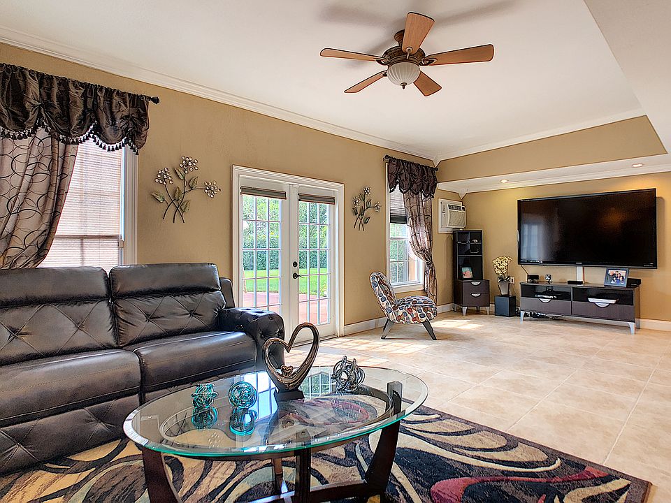 Family/Entretaining room