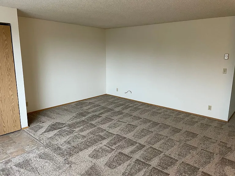 690 NW Atalanta Way #M — Photo 5