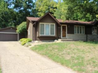 4200 Valley Cir, Des Moines, IA 50317