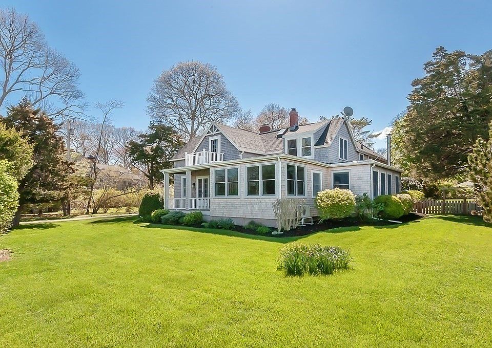 1 Wamsutta St, Dartmouth, MA 02748 Zillow