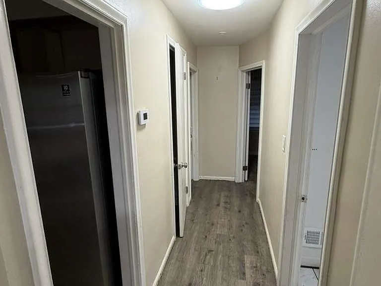 6835 Rosemont Ave — Photo 4