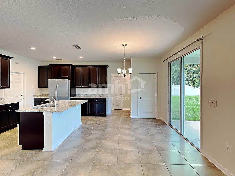 2433 Adams Lake Blvd — Photo 7