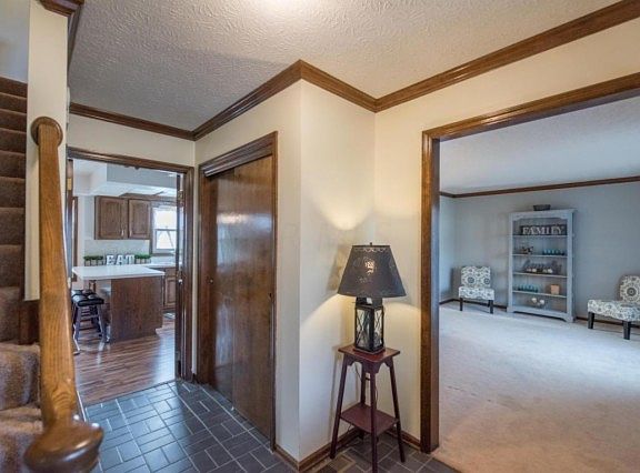 2nd image of 1083 Carousel Ct