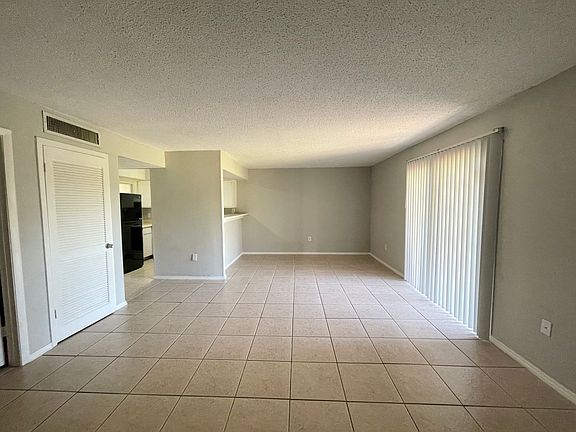 4th image of 341 Scottsdale Sq #341