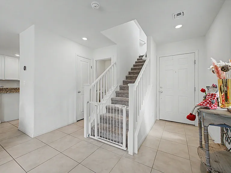 9963 Ravenswood Peak Ave — Photo 5