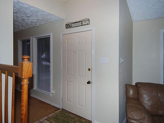 3rd image of 19711 Faye Oaks Ct