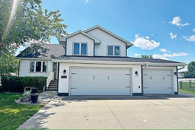 1st image of 2711 Walnut Cir