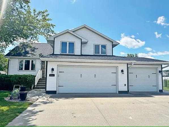 2711 Walnut Cir, Fort Dodge, IA 50501