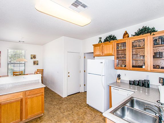 5th image of 45960 W Holly Dr
