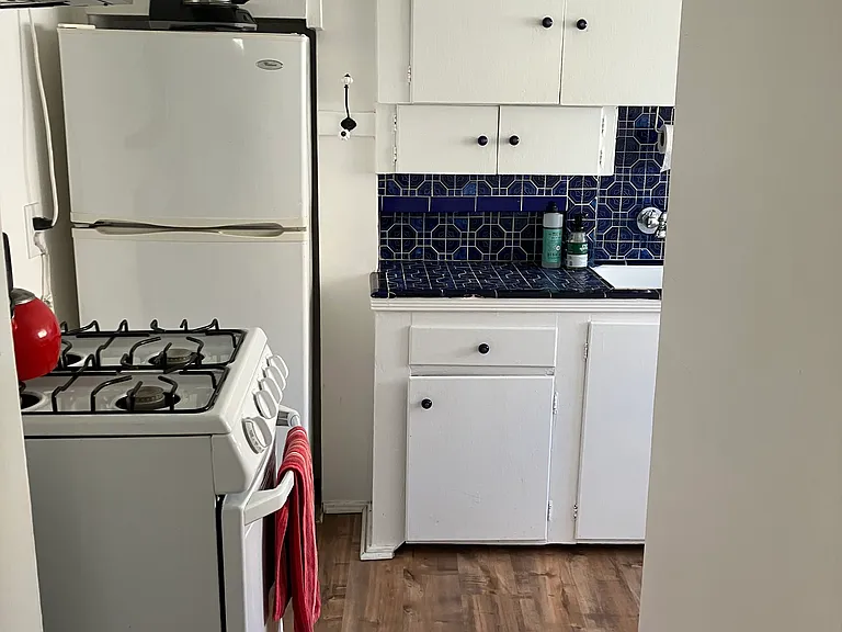 18 Breeze Ave #4 — Photo 6