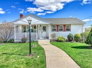 5 Greenway Cir, Stoneham, MA 02180
