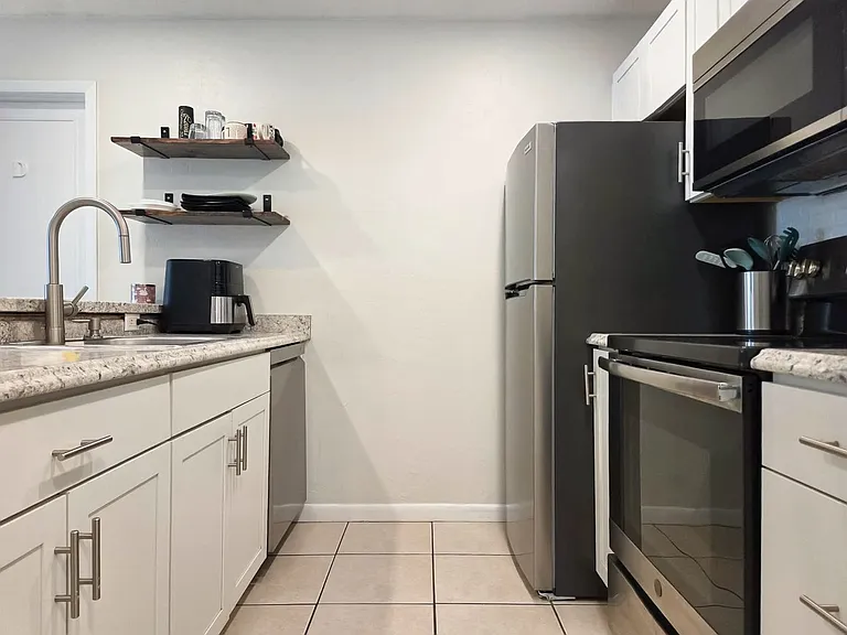 3800 SW 20th Ave #206 — Photo 6