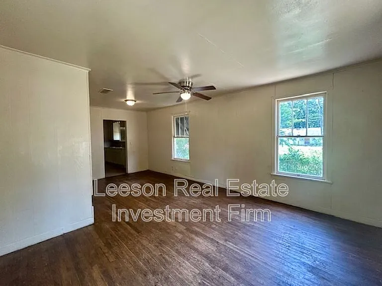 2551 Claiborne Ave — Photo 3