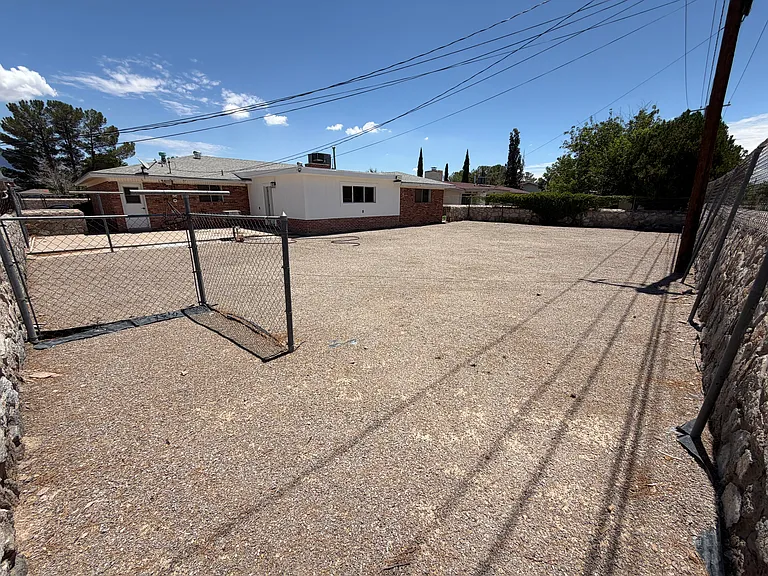 4128 Perth Dr — Photo 30
